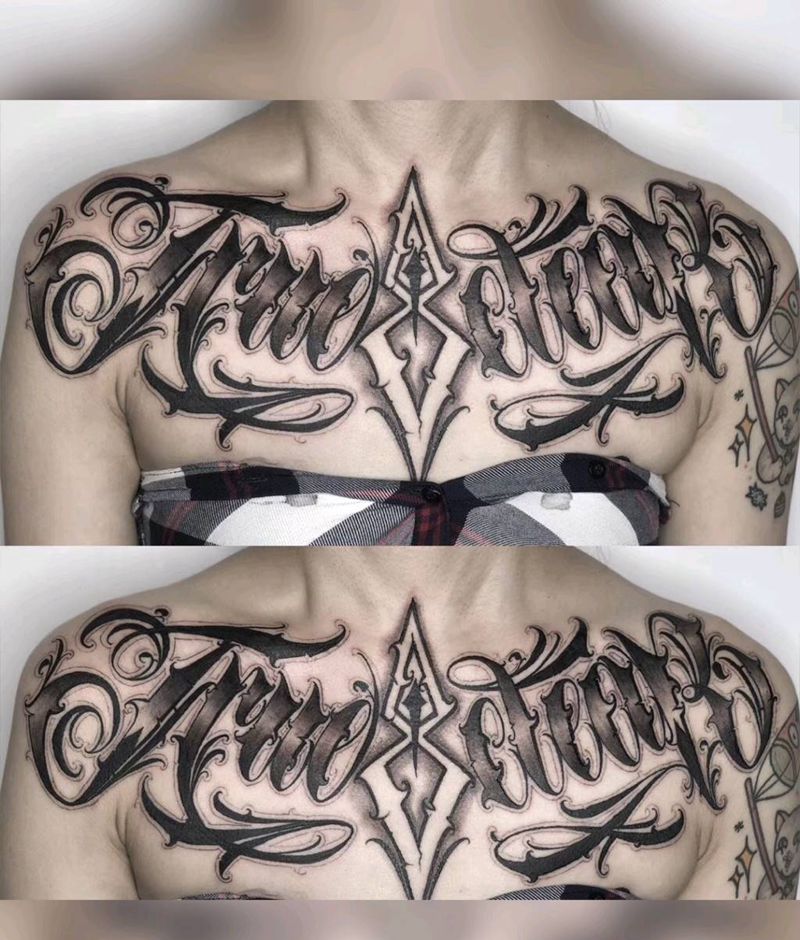 UVB2纹身图片_胸部肩部花体字新传统纹身图案