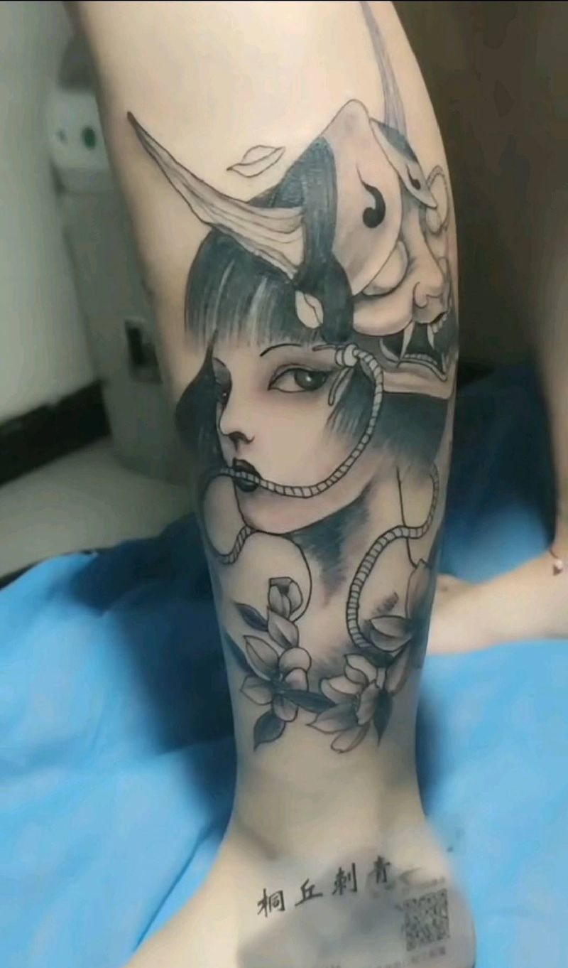 艺伎纹身图片_腿部新传统纹身图案