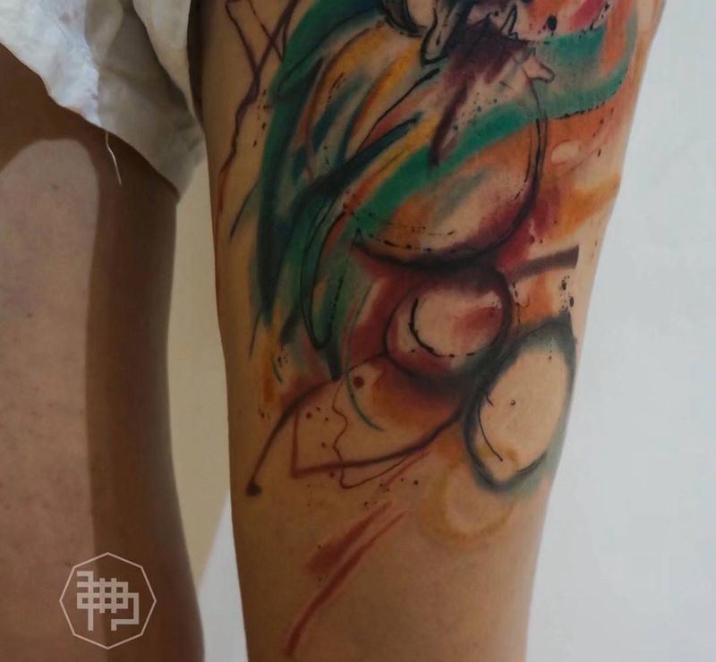 泼墨猫头鹰纹身图片_成品腿部臀部国画原创欧美纹身图案