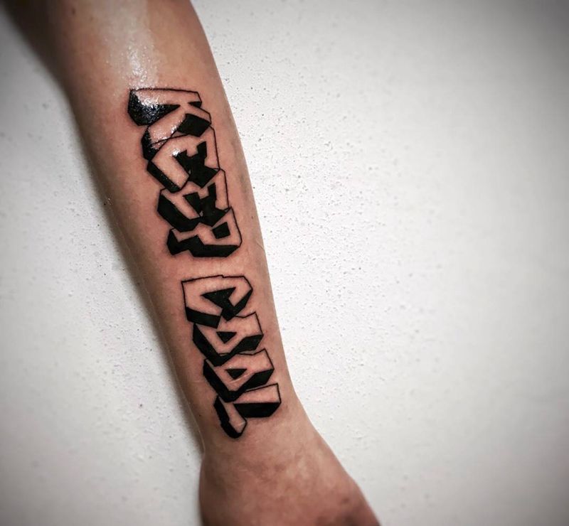 一个小图.纹身图片_成品手臂欧美字符纹身图案