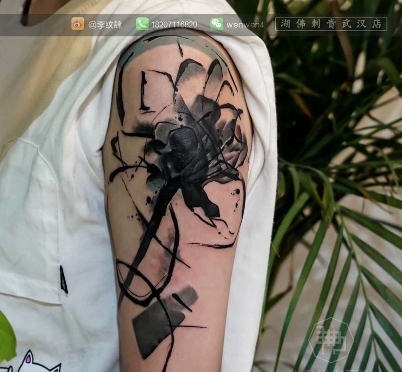 莲纹身图片_成品手臂传统写实国画原创纹身图案