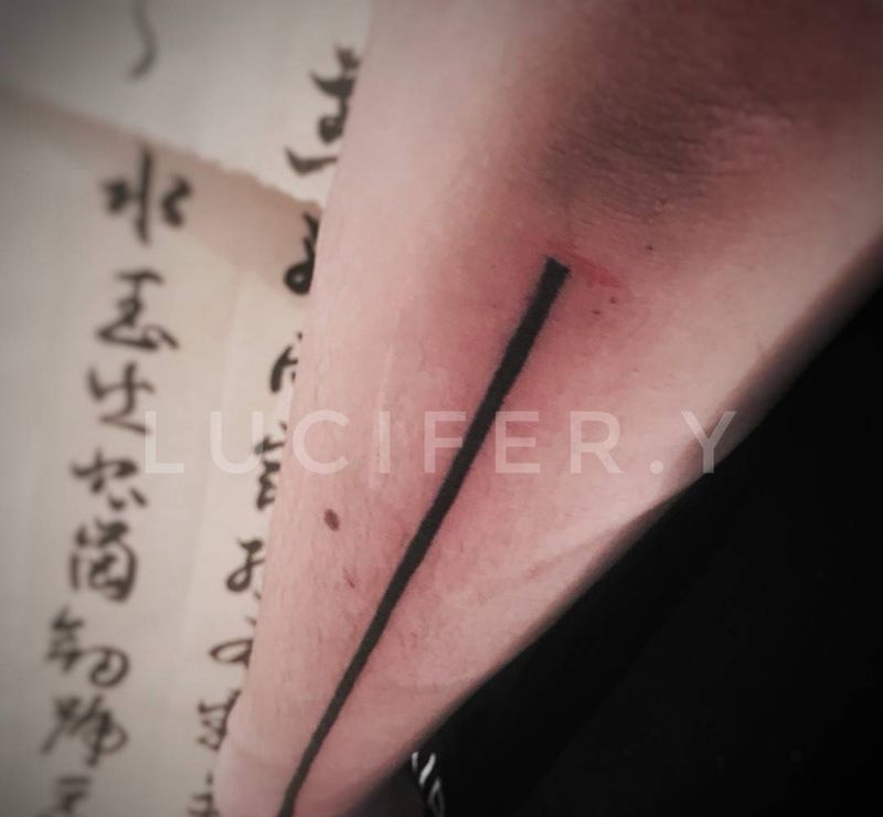 线纹身图片_成品手臂清新几何纹身图案