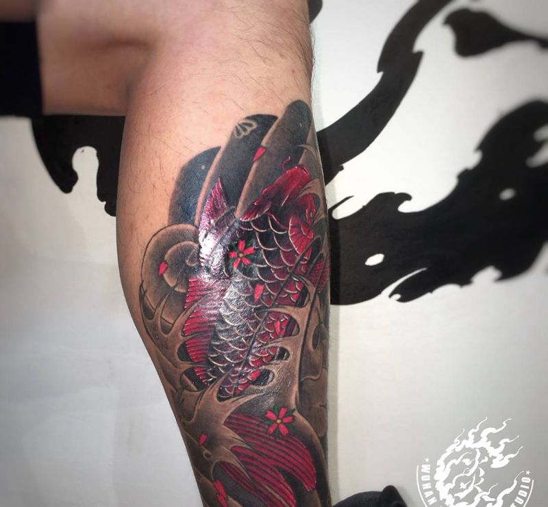 鱼纹身图片_腿部老传统纹身图案