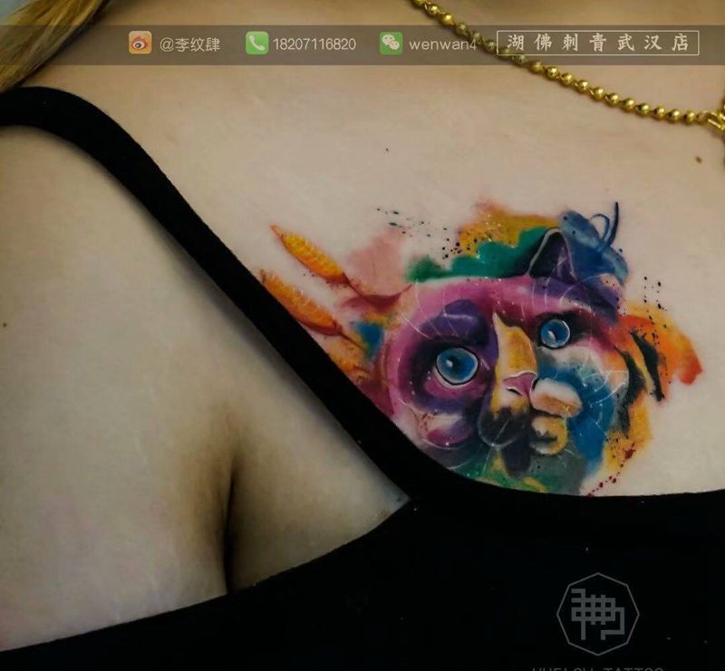 猫咪纹身图片_成品胸部写实原创纹身图案
