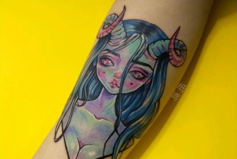 蓝皮肤的小妖怪纹身图片_New School娃娃纹身图案