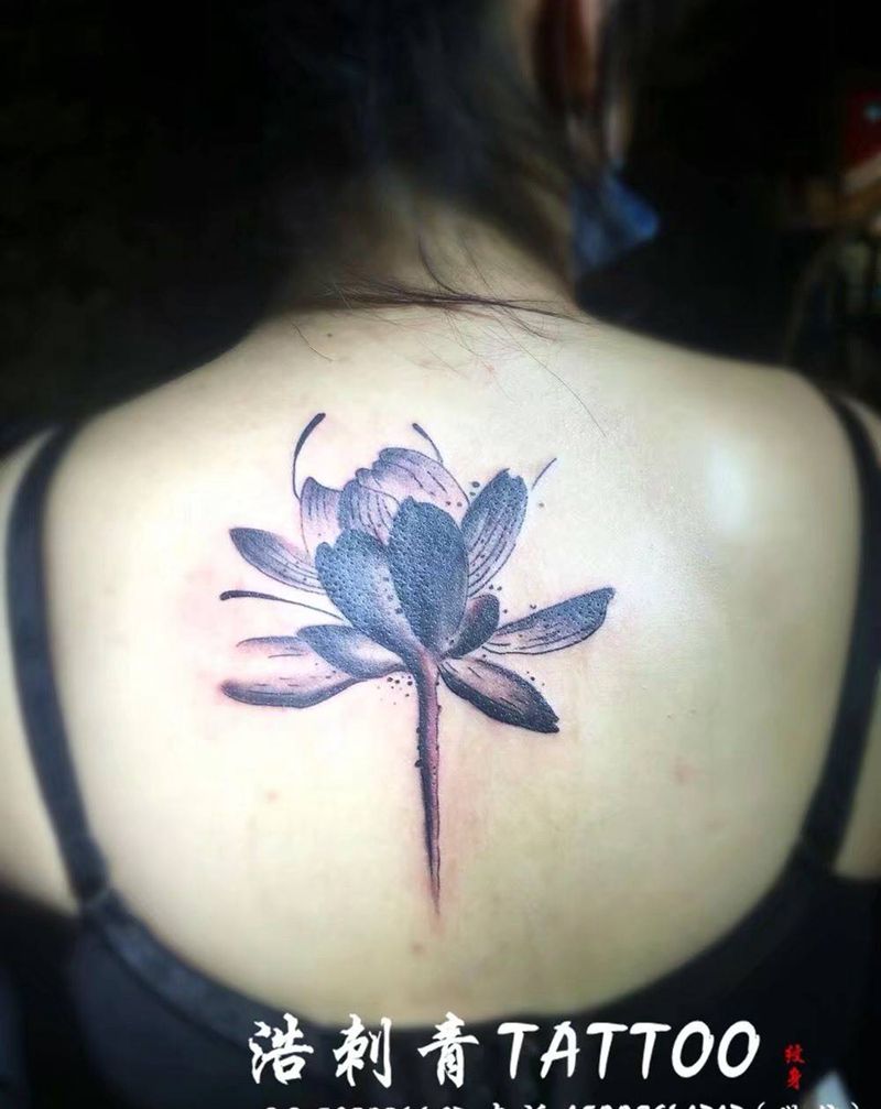 水墨荷花纹身图片