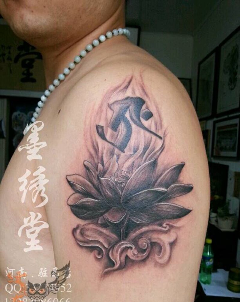 黑灰莲花纹身图片