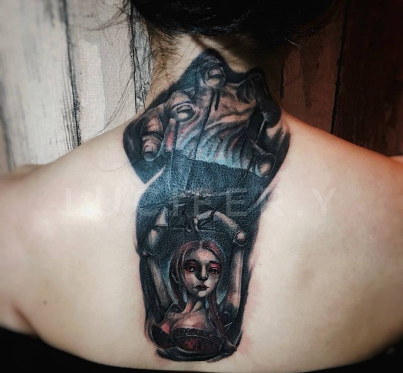 提线木偶遮盖纹身图片_成品背部欧美肖像人物静物纹身图案
