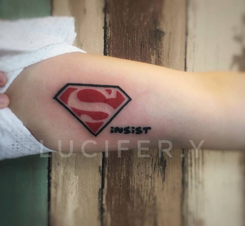 三个小图纹身图片_成品手臂腿部清新欧美字符纹身图案