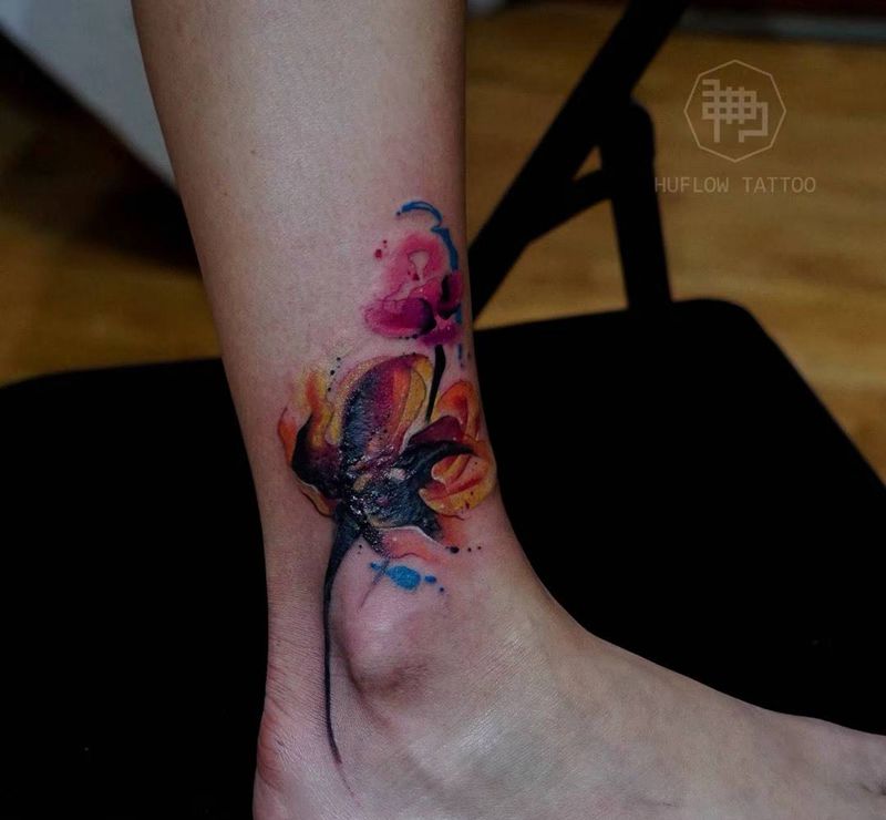 水彩花 遮盖纹身图片_腿部脚部水彩水墨纹身图案