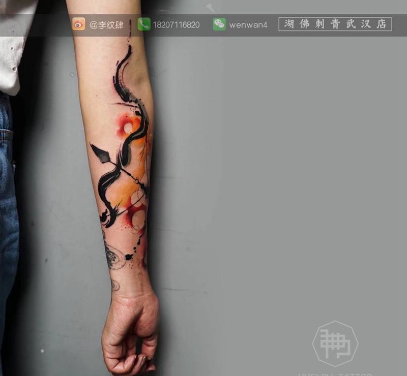 射手座纹身图片_手臂手部水彩水墨纹身图案