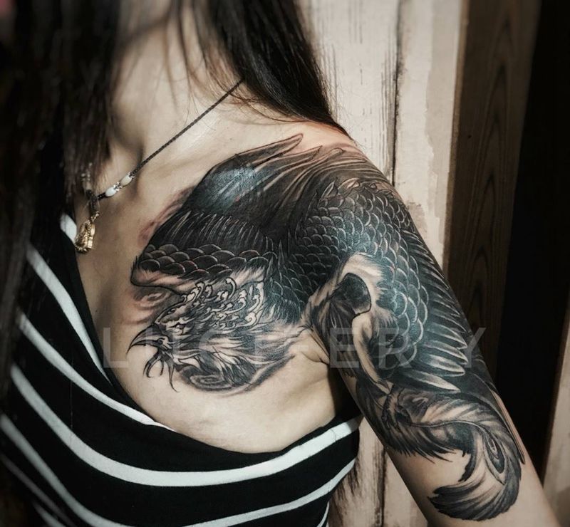 凤凰小半甲遮盖纹身图片_成品肩部手臂传统动物纹身图案
