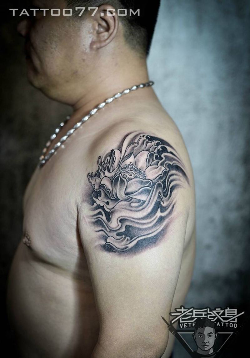 大臂莲花纹身作品纹身图片_成品手臂欧美植物纹身图案