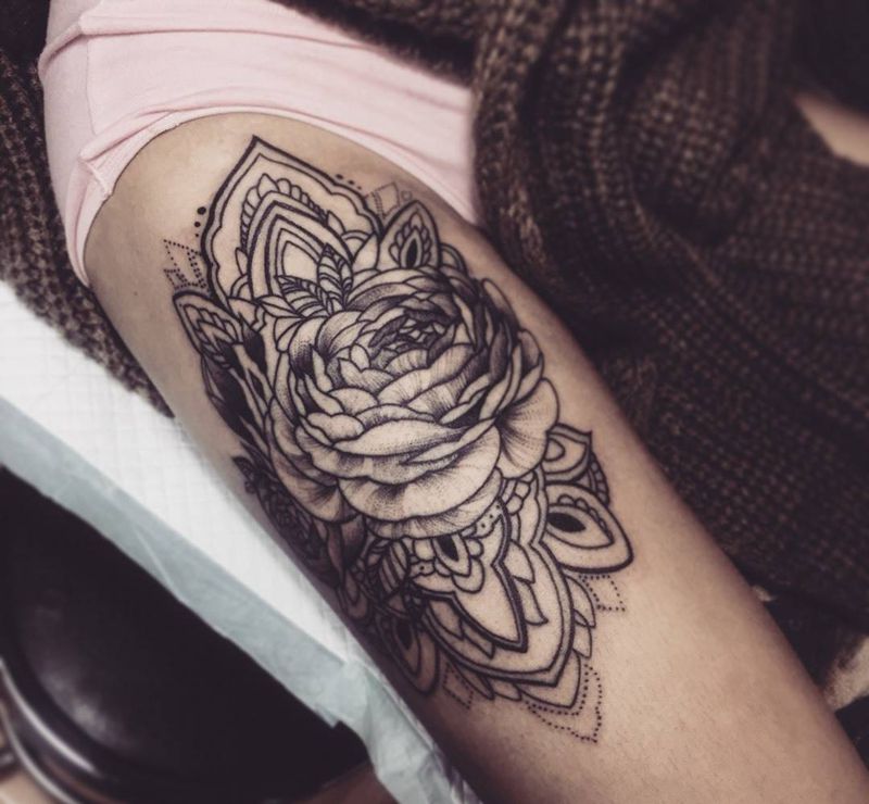 大腿花纹身图片