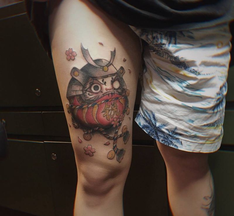 原创武士达摩蛋纹身图片_腿部New School纹身图案