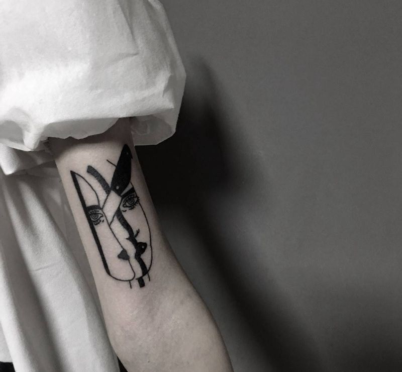 细胳膊女孩儿纹身图片