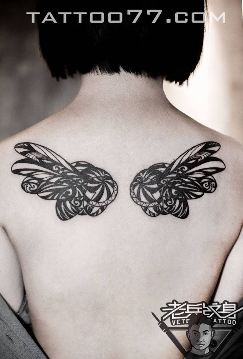 后背图案翅膀纹身作品纹身图片_成品背部传统图腾纹身图案
