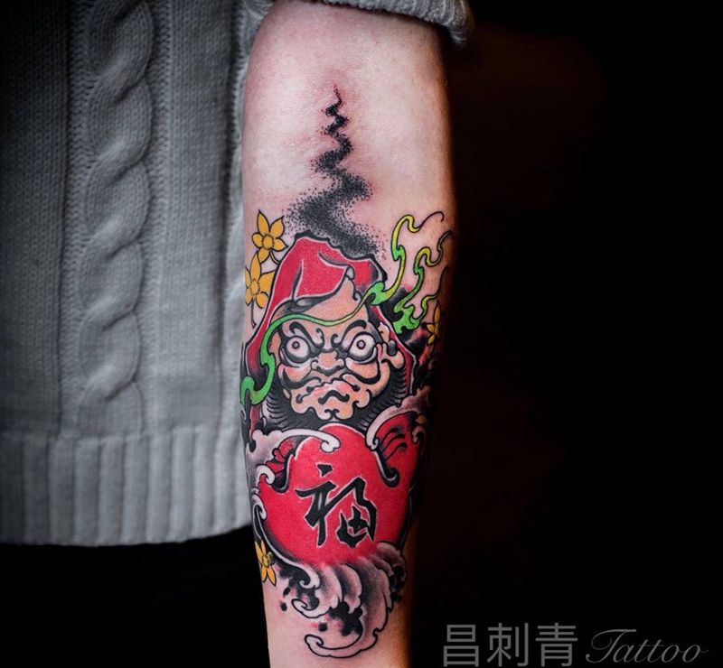 小臂内侧达摩蛋纹身图片_成品手臂手部传统欧美动物鬼神人物纹身图案