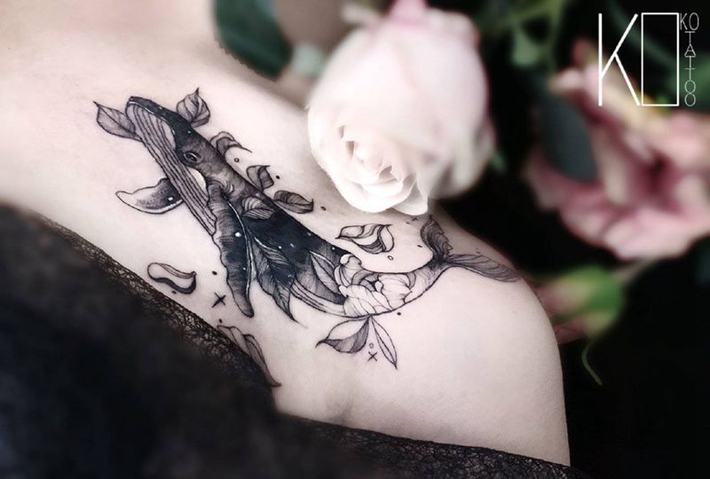 鲸鱼纹身图片_肩部点刺鲸鱼花卉遮盖纹身图案