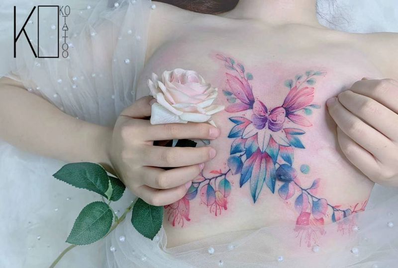 伤疤遮盖纹身图片_胸部水彩花卉伤疤遮盖定制纹身图案