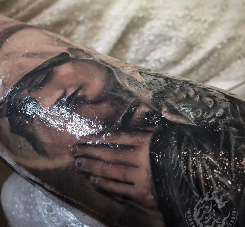 修女遮盖纹身图片_手臂欧美写实纹身图案