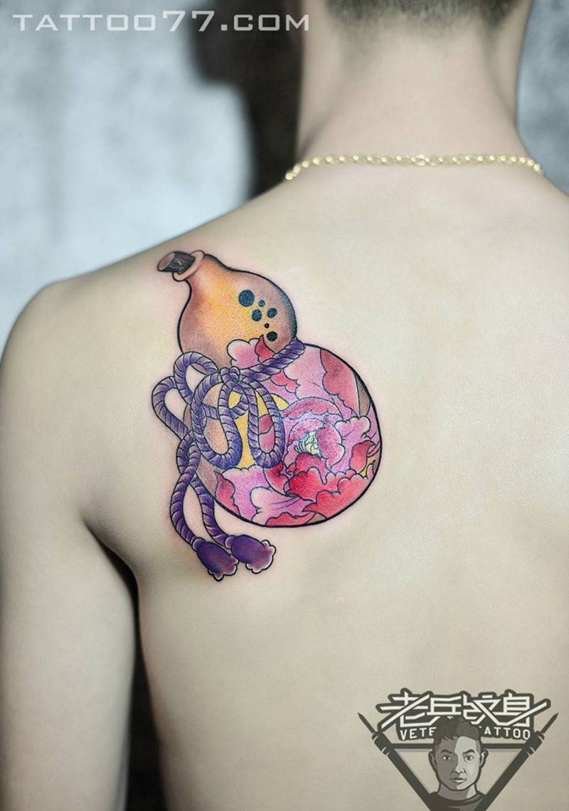 后背葫芦纹身作品纹身图片_成品背部清新静物纹身图案