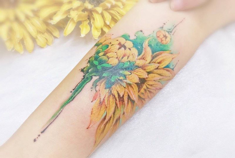 向日葵纹身图片_手臂水彩水墨遮盖设计水墨定制纹身图案