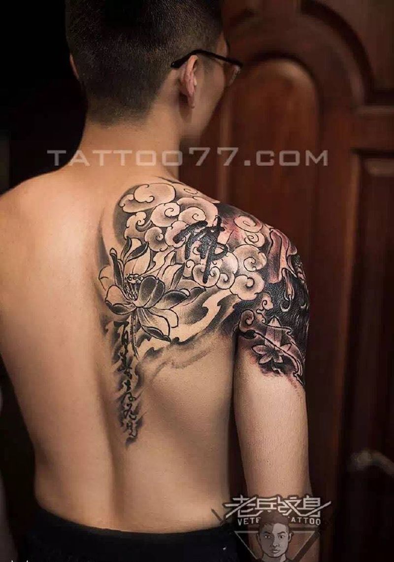 反半加莲花达摩纹身作品纹身图片_成品背部传统植物人物纹身图案