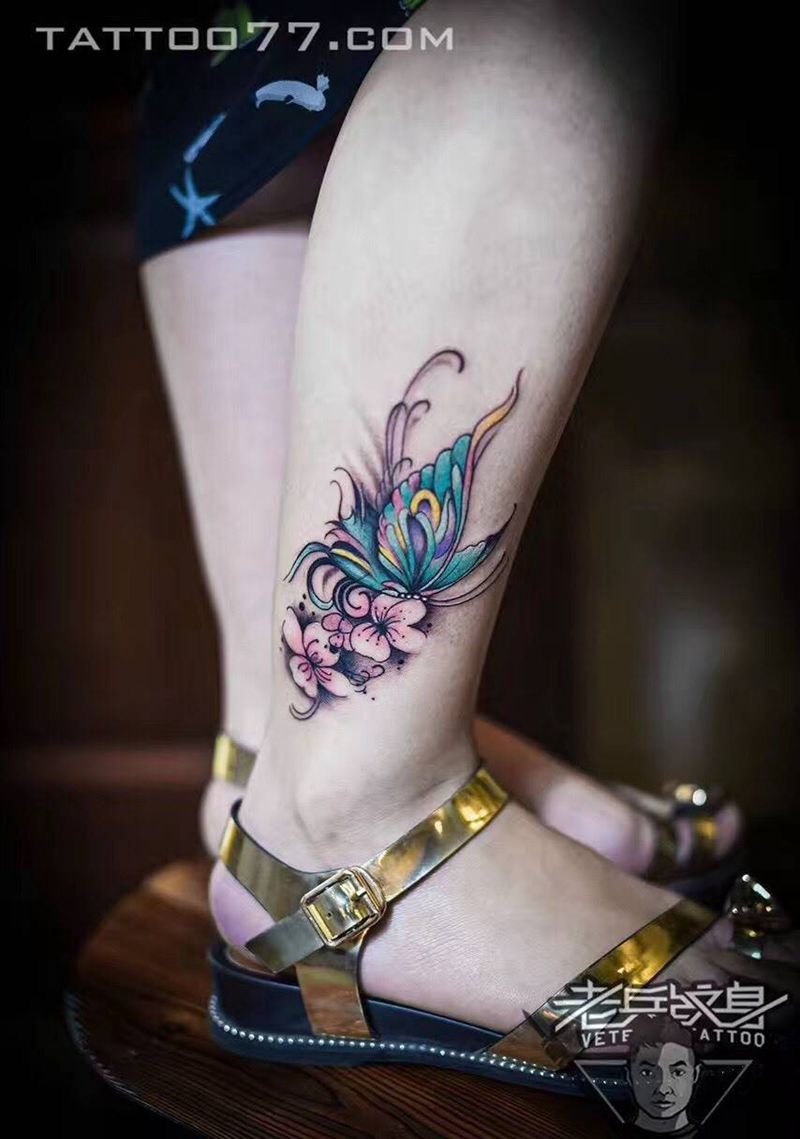 脚踝蝴蝶纹身作品纹身图片_成品脚部纹身图案