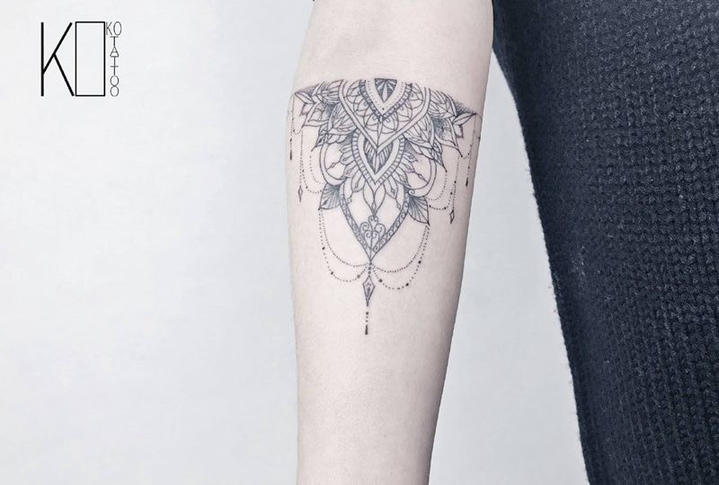 曼陀罗手链纹身图片_手臂点刺图腾曼陀罗手链定制纹身图案