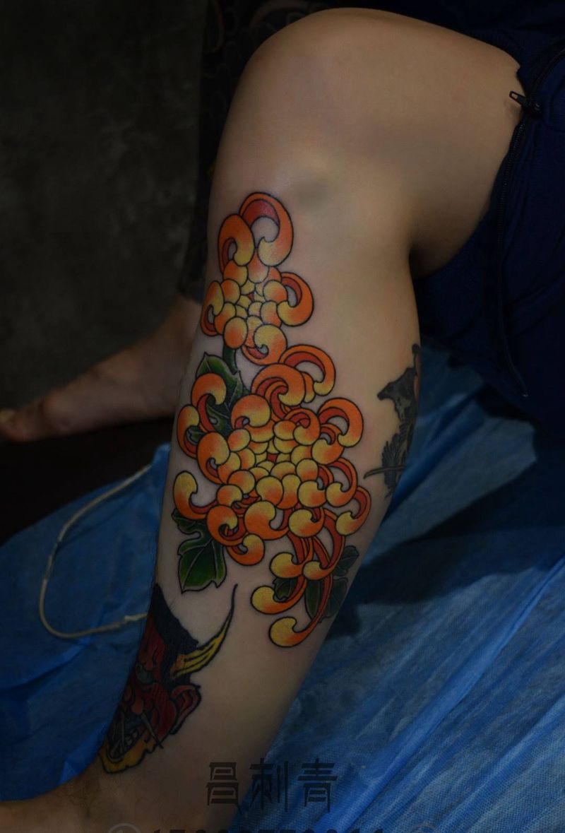 菊花纹身图片_成品脚部腿部传统植物静物纹身图案