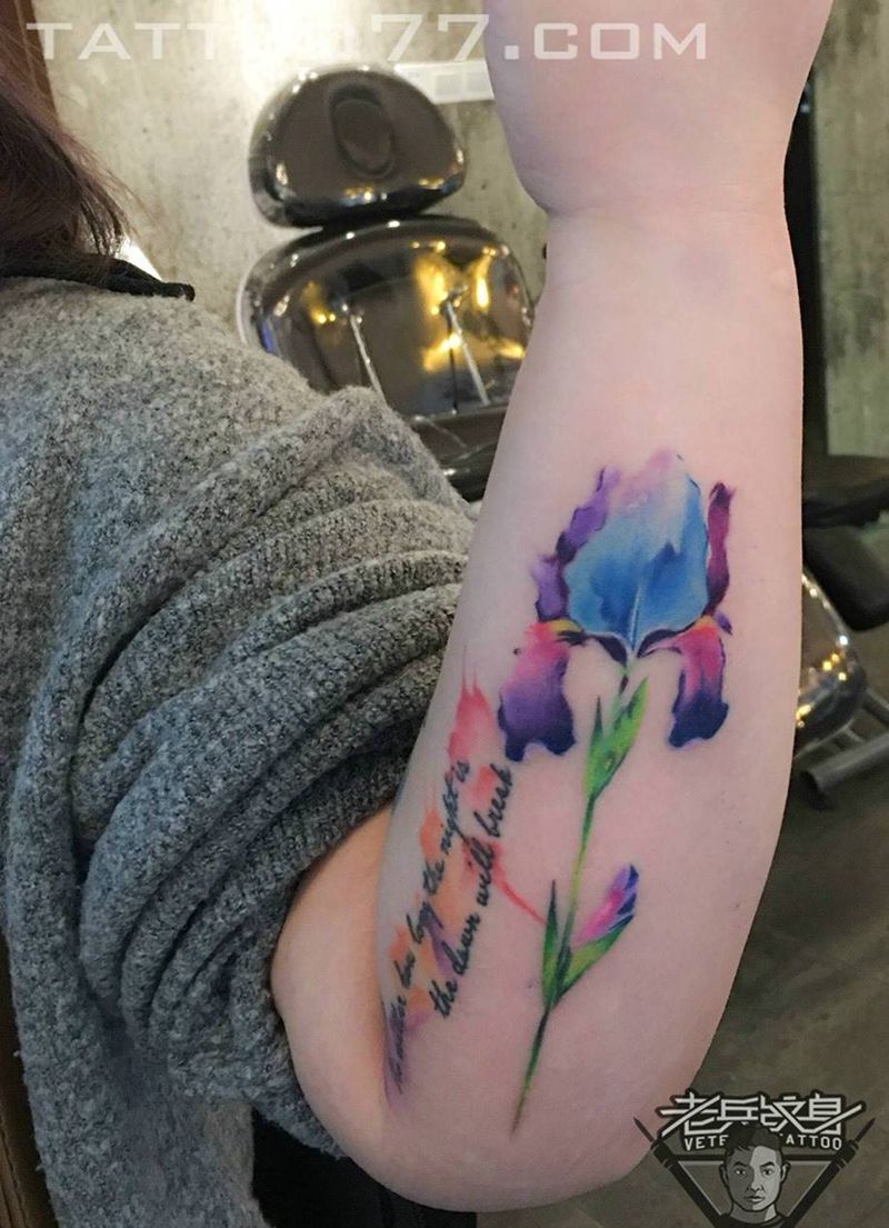 水彩花卉纹身作品纹身图片_成品手部清新植物纹身图案