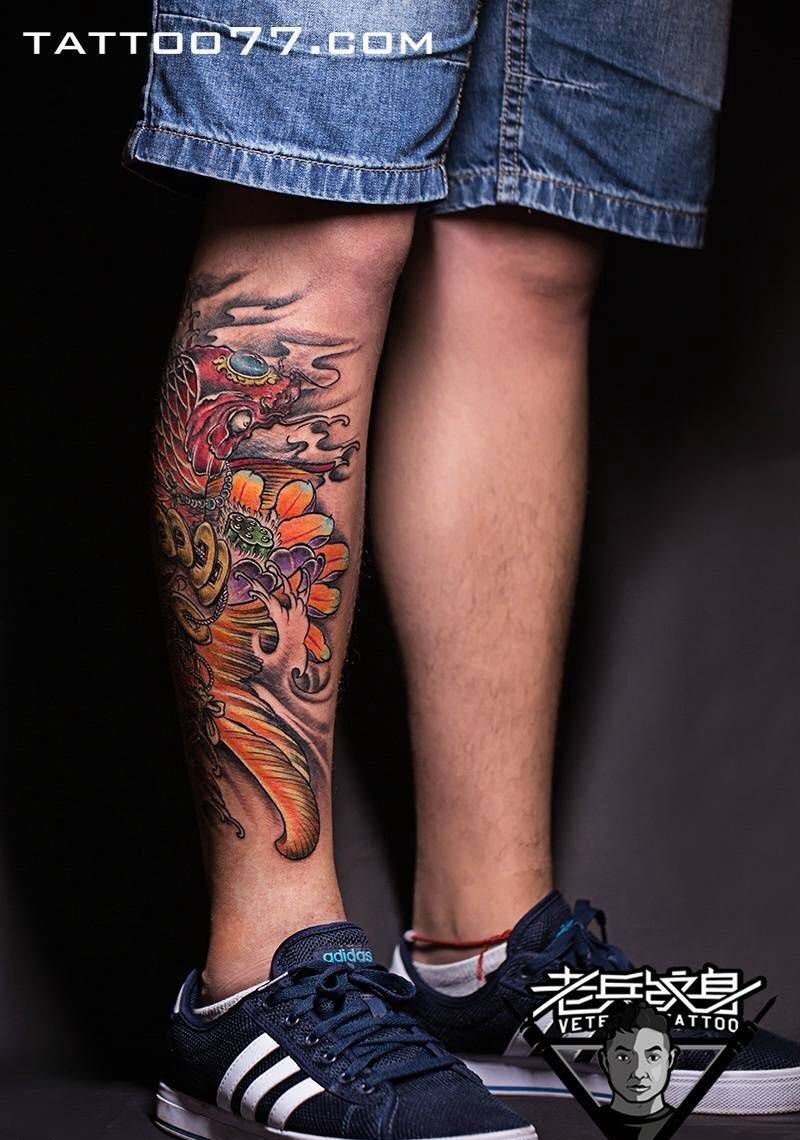 小腿鲤鱼莲花纹身作品纹身图片_成品腿部传统动物纹身图案