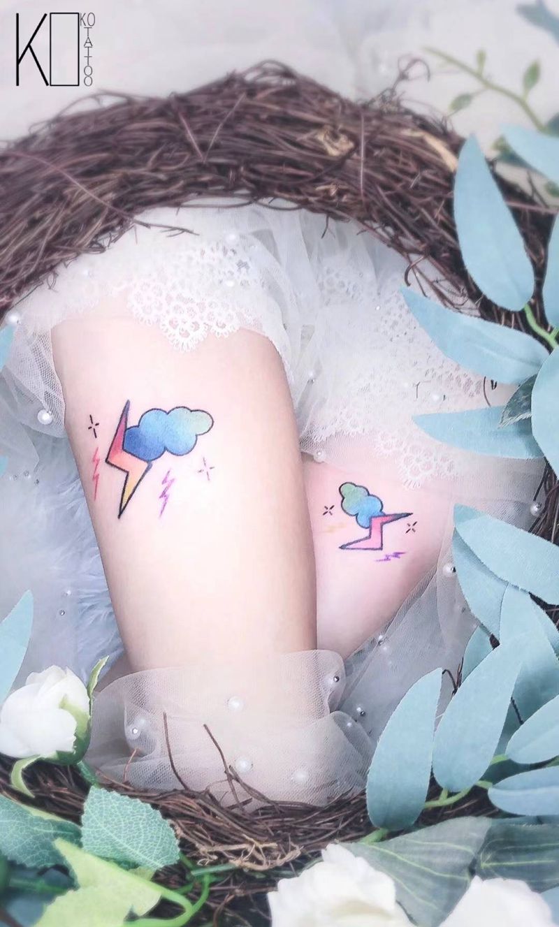 闪电纹身图片_腿部Old SchoolNew School一人一图school定制设计纹身图案