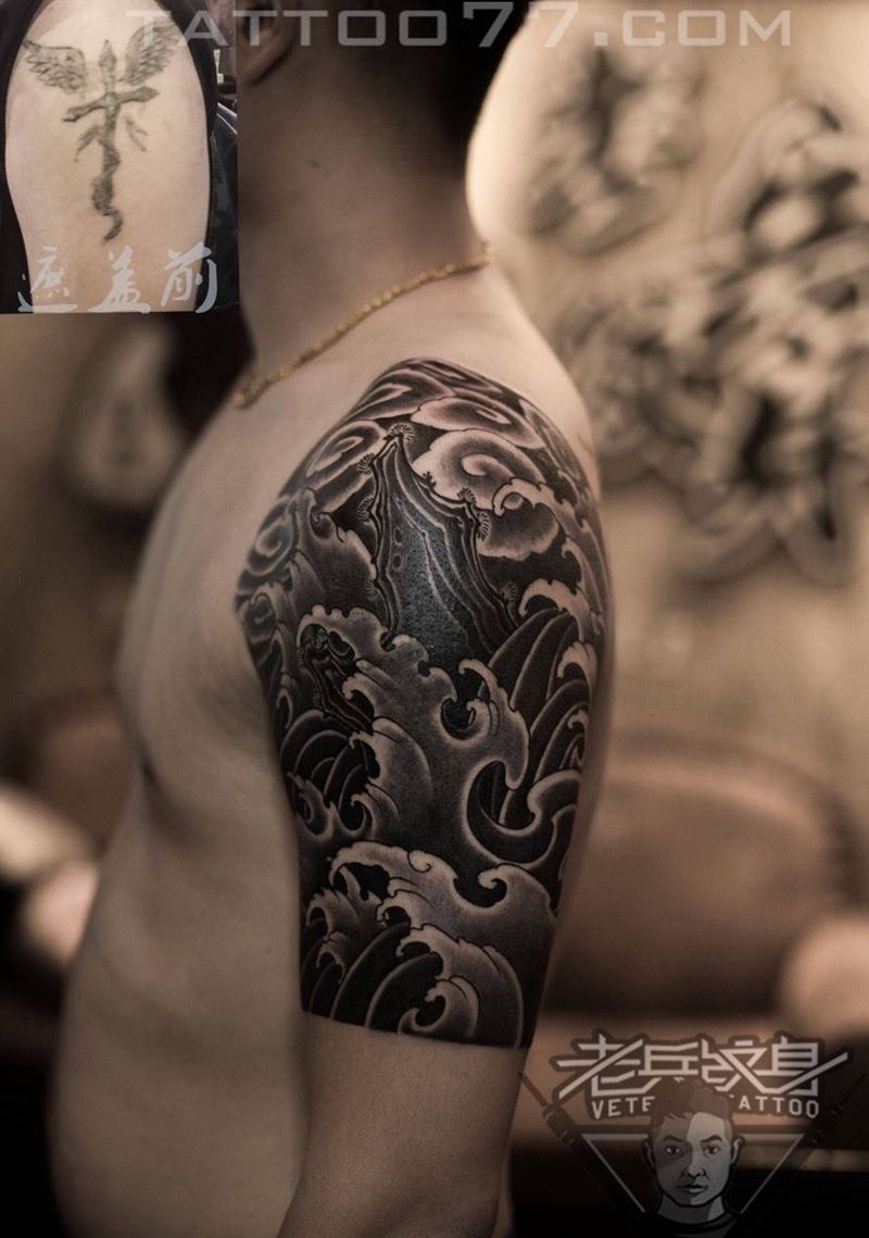 大臂浪花纹身作品纹身图片