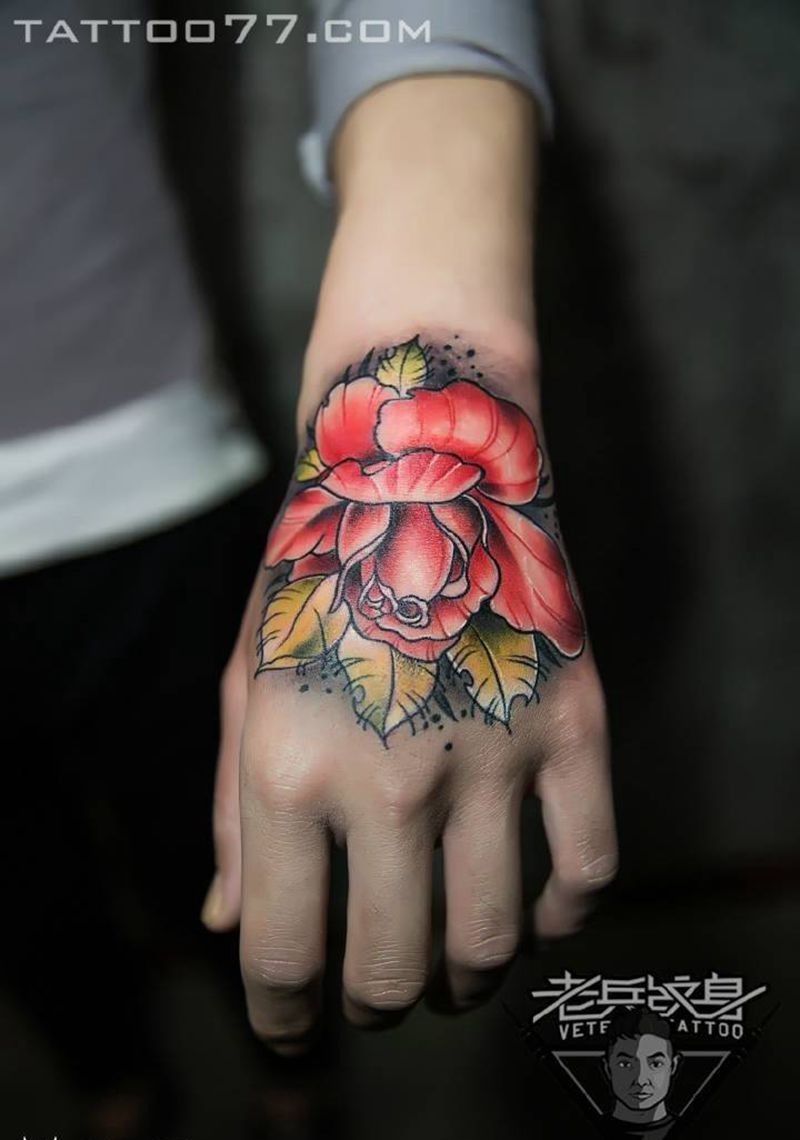 手背玫瑰花纹身作品纹身图片_手部成品欧美植物纹身图案