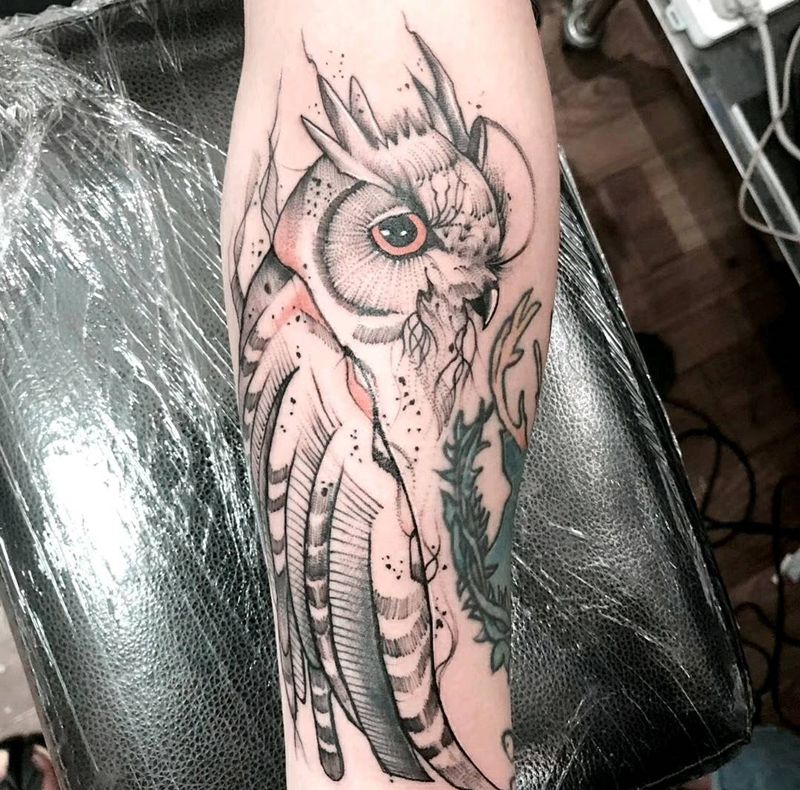 猫头鹰纹身图片_手部几何点刺纹身图案