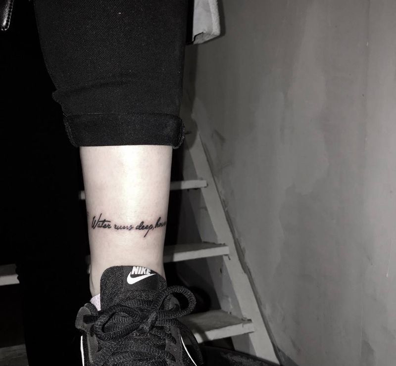 环绕小清新英文句子纹身图片