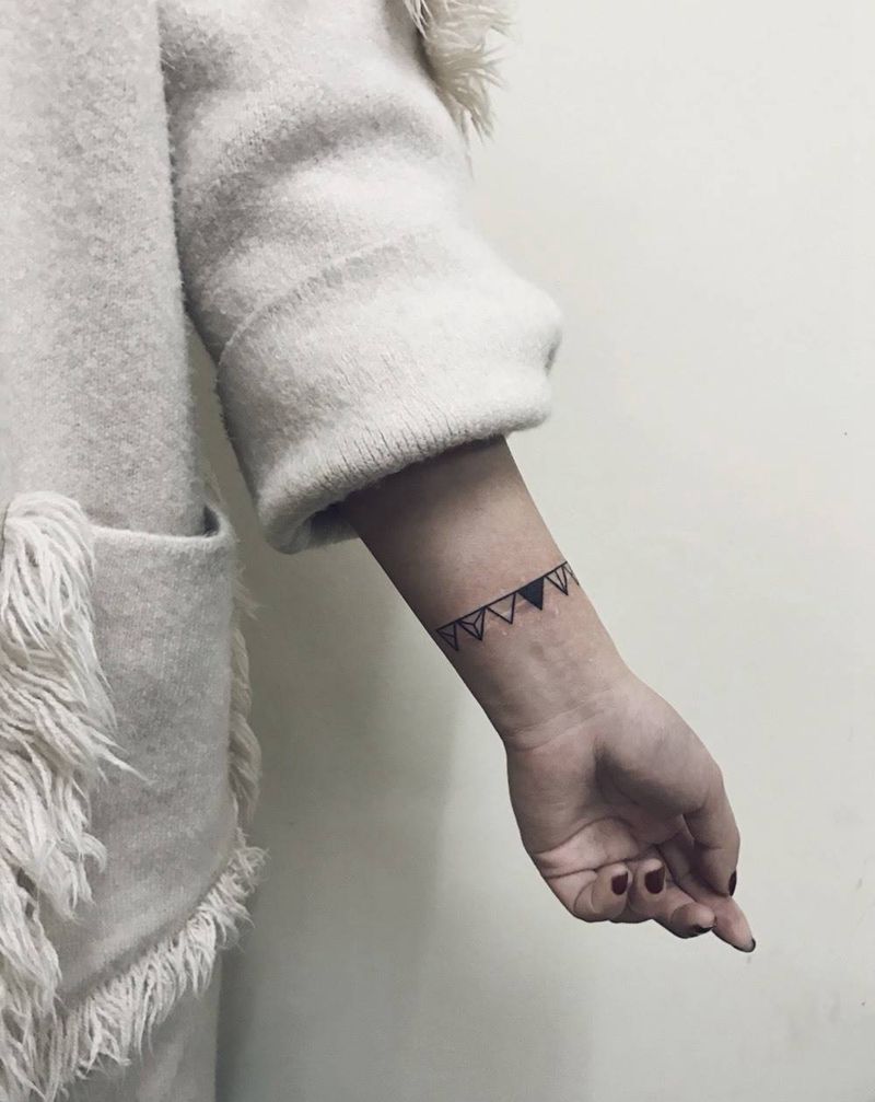 挺有意义的小图纹身图片_手部手臂清新几何纹身图案