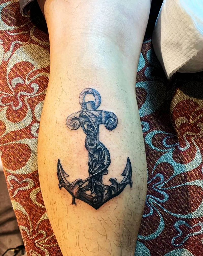 船锚纹身图片_腿部点刺欧美写实纹身图案
