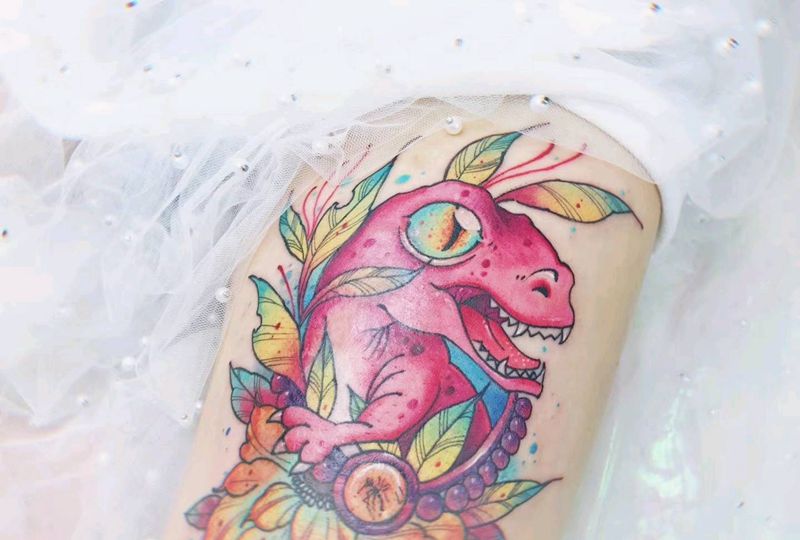 霸王龙纹身图片_腿部水彩霸王龙花宝石纹身图案