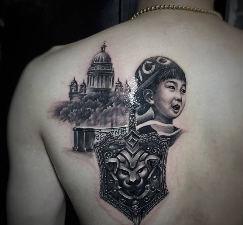 守护纹身图片_成品背部欧美肖像写实人物原创纹身图案