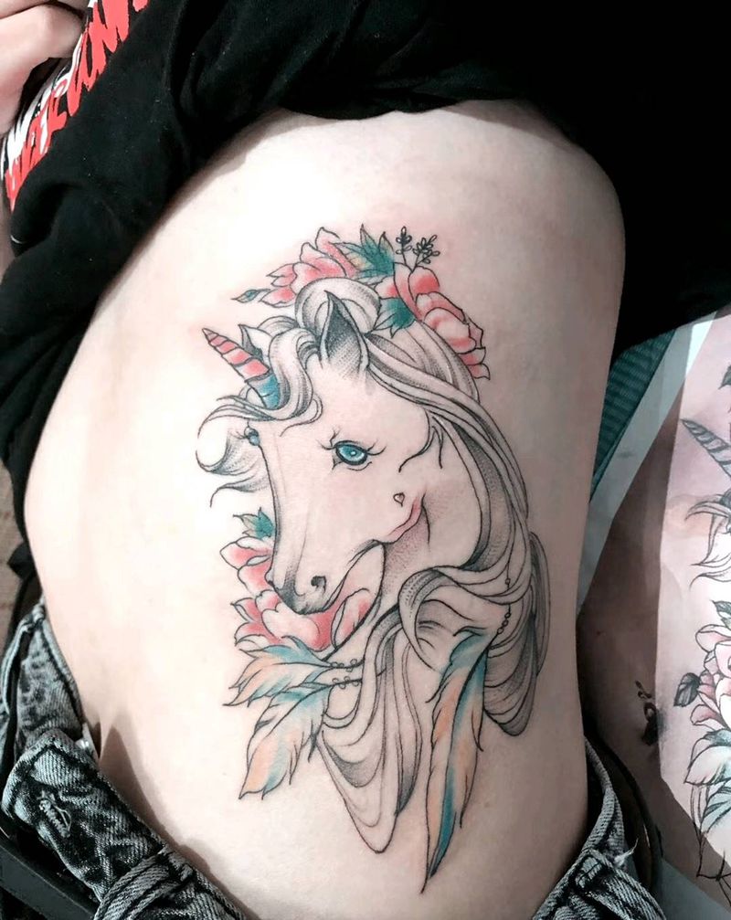 独角兽纹身图片_腰部水彩几何纹身图案