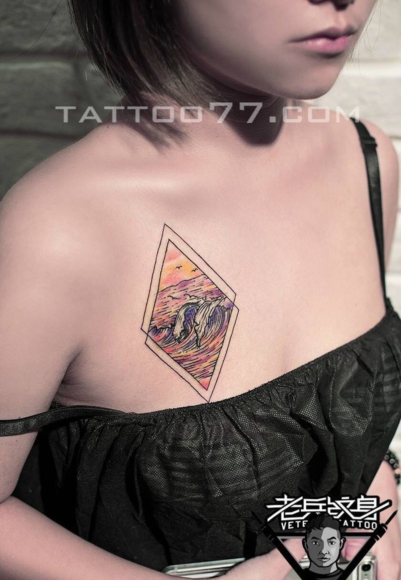 胸部海浪纹身作品纹身图片_成品胸部欧美几何纹身图案