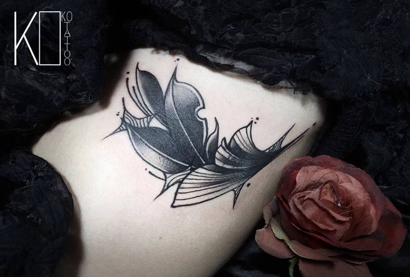 荆棘纹身图片_腹部Old SchoolNew School荆棘遮盖设计一人一图纹身图案