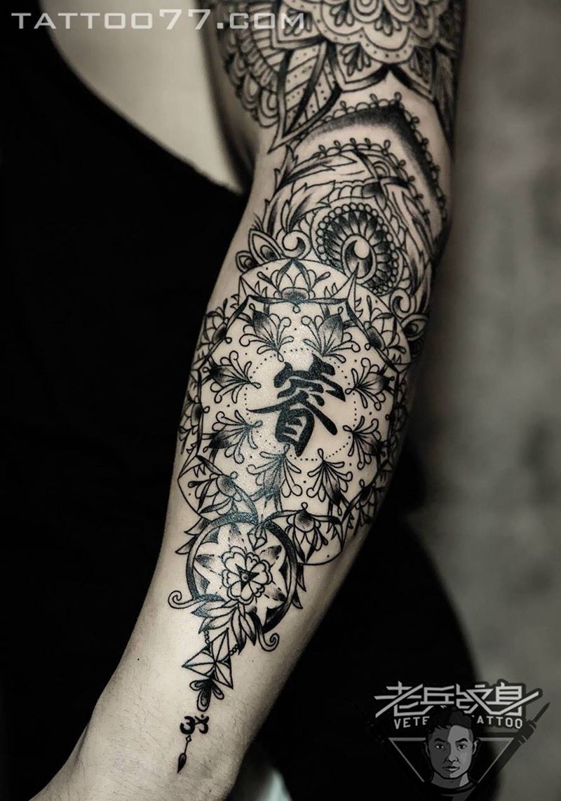 手部梵花纹身作品纹身图片_手臂成品欧美图腾纹身图案