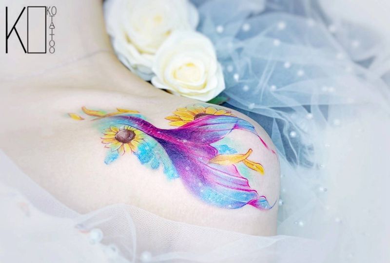 美人鱼尾巴纹身图片_胸部水彩美人鱼尾巴水彩遮盖纹身图案