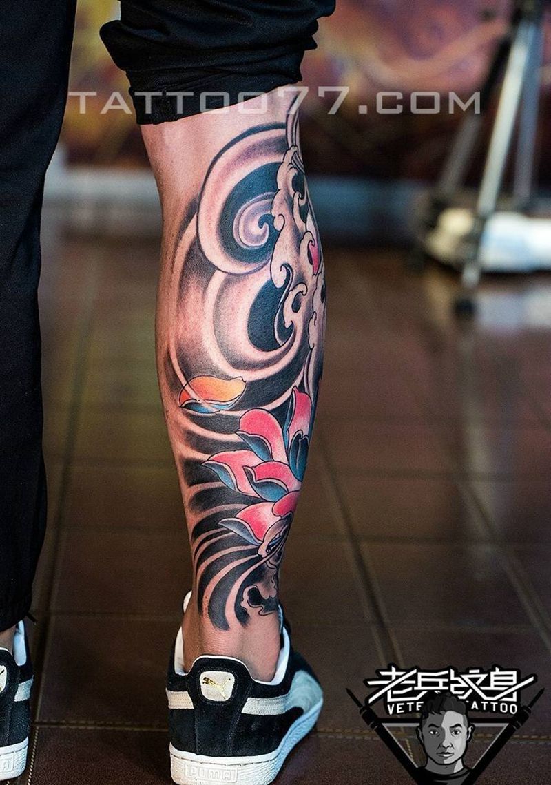 小花腿浪花莲花纹身作品纹身图片_成品腿部传统植物纹身图案