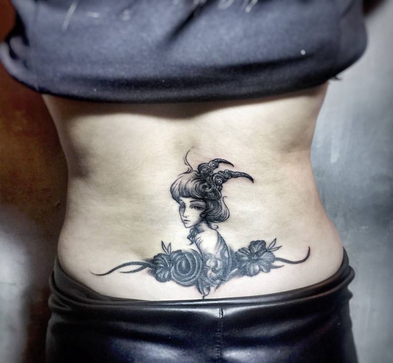 手绘遮盖…纹身图片_成品腰部欧美纹身图案