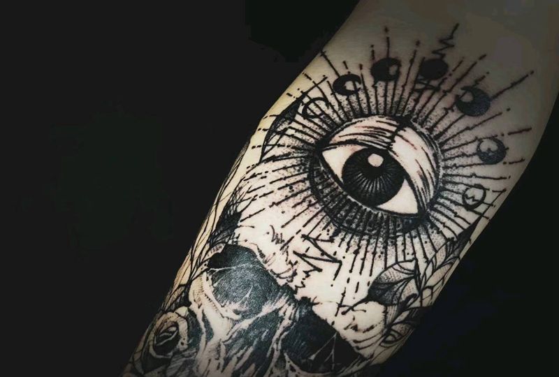 全视之眼纹身图片_手臂点刺Old School蜘蛛骷髅上帝之眼纹身图案